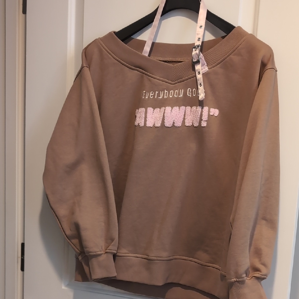 Gyaru Brown Sweatshirt with Pink Embroidery